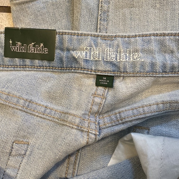Wild fable Light Wash Mom Jeans - Picture 4 of 11